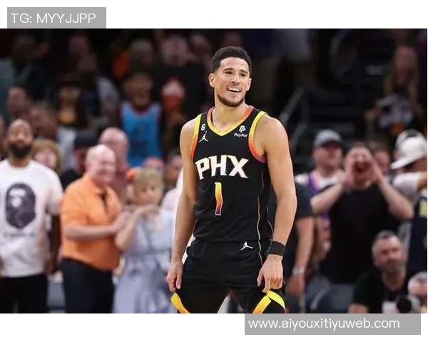 布克被赞为太阳队进攻核心主帅称其组织能力出色 布克被赞为太阳队进攻核心主帅称其组织能力出色