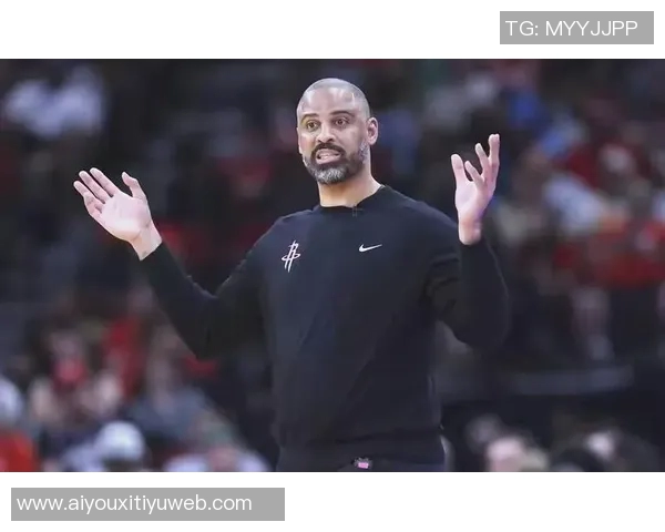 乌度卡强调球队需减少持球时间积极吸引防守创造更多空位机会 乌度卡强调球队需减少持球时间积极吸引防守创造更多空位机会