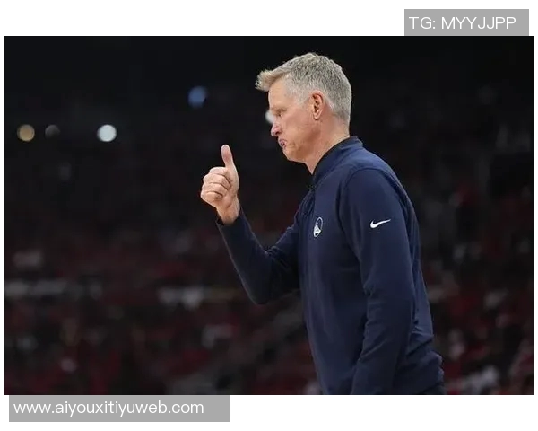 科尔强调防守策略通过大个子限制小卡的出手机会 科尔强调防守策略通过大个子限制小卡的出手机会