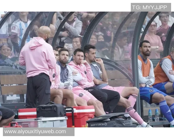 梅西缺席训练引发关注贝克汉姆亲临现场观摩迈阿密国际训练课 梅西缺席训练引发关注贝克汉姆亲临现场观摩迈阿密国际训练课