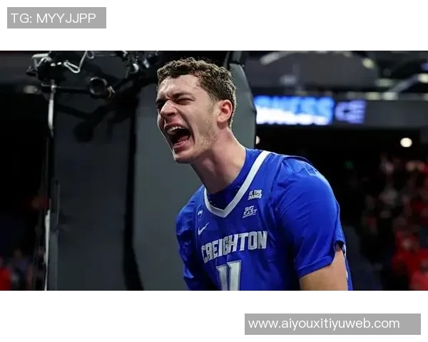 卡尔克布伦纳在对抗独行侠内线时表现出色应该给予他更多的上场时间